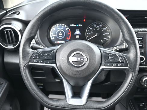 Certified 2023 Nissan Kicks SV image 17