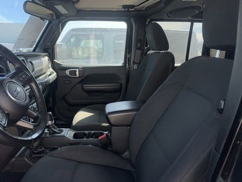 Used 2021 Jeep Gladiator Sport image 8