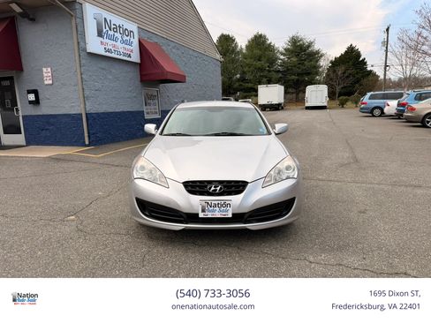 Used 2012 Hyundai Genesis 2.0T RWD image 2