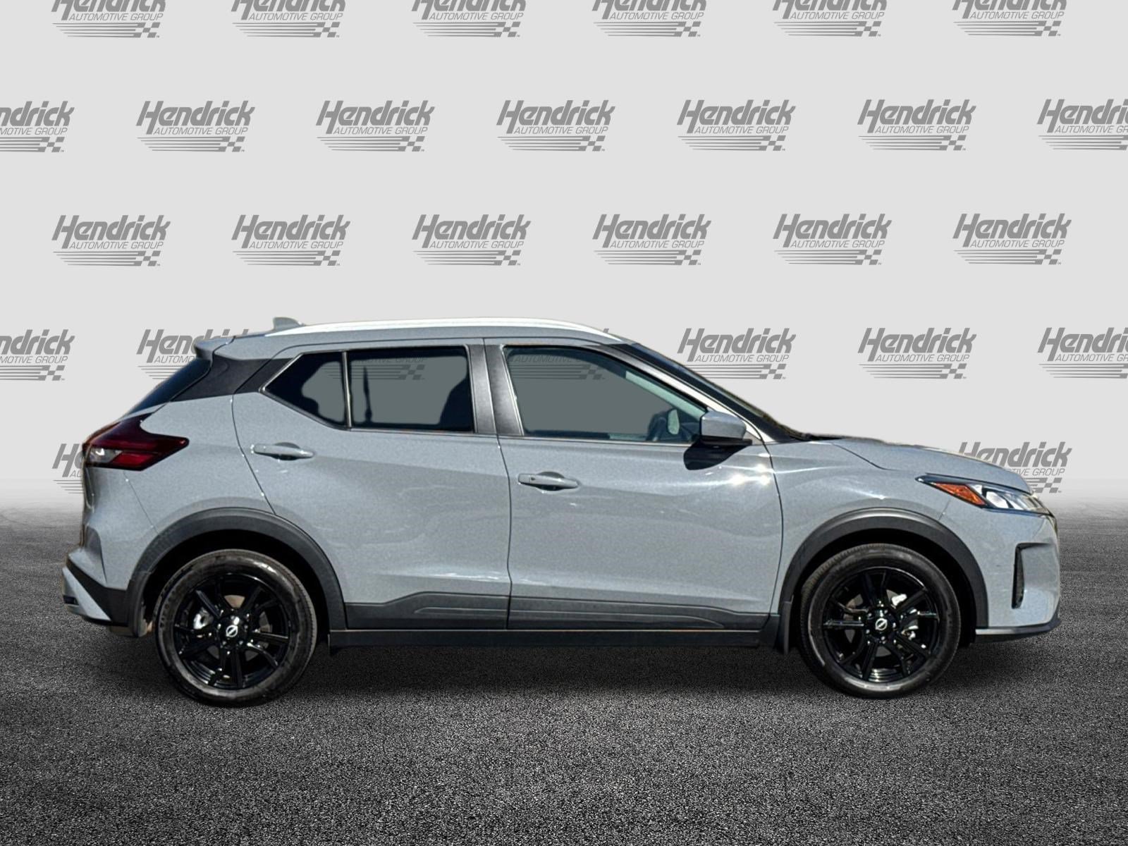 Used 2023 Nissan Kicks SV FWD image 3