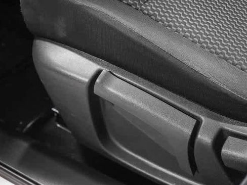 Used 2021 Nissan Rogue Sport S image 22