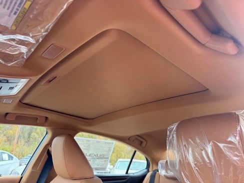New 2025 Lexus ES 350 w/ Premium Package image 13