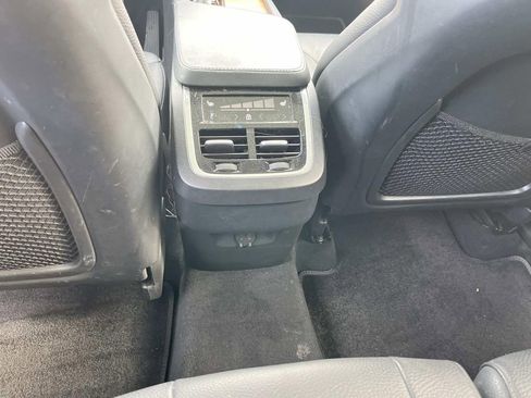 Used 2024 Volvo XC90 B5 Plus image 43