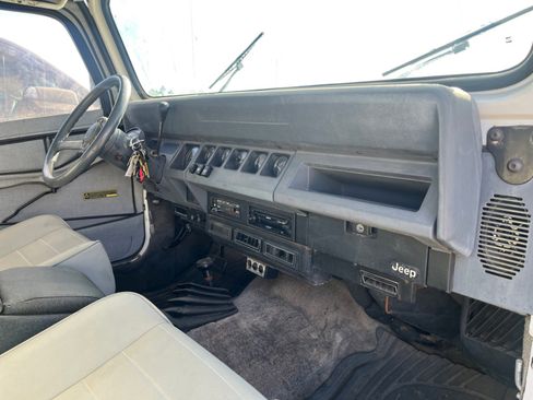 Used 1989 Jeep Wrangler Laredo image 14