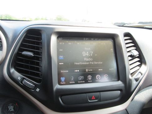 Used 2015 Jeep Cherokee Limited AWD/4WD image 26