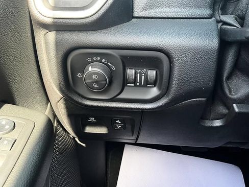 Used 2019 RAM 1500 Big Horn AWD/4WD image 17