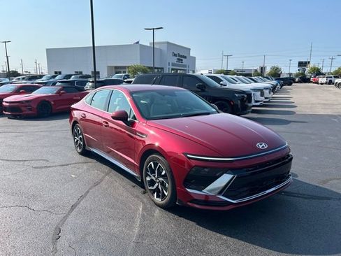 Used 2024 Hyundai Sonata SEL FWD image 4