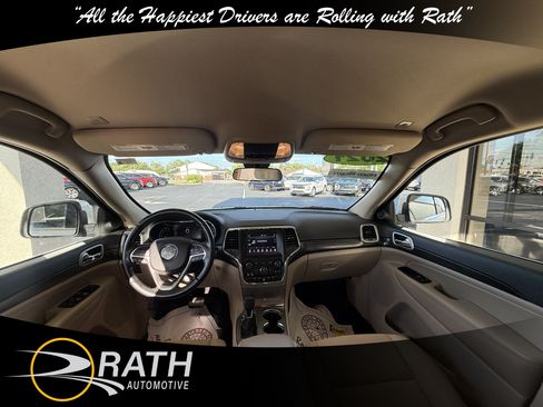 Used 2021 Jeep Grand Cherokee Laredo AWD/4WD image 19