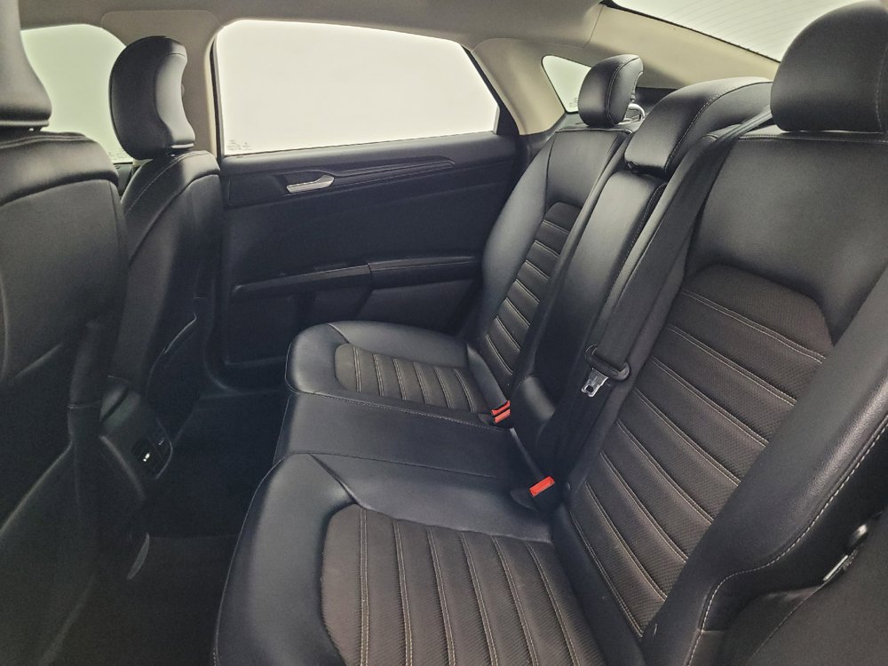 Used 2018 Ford Fusion SE w/ Equipment Group 201A FWD image 18