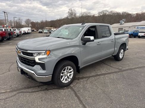 Used 2024 Chevrolet Silverado 1500 LT image 4