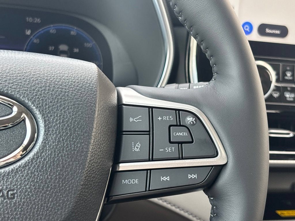 New 2026 Toyota Highlander Platinum AWD/4WD image 24