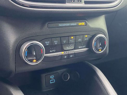 Used 2023 Ford Escape ST-Line image 19