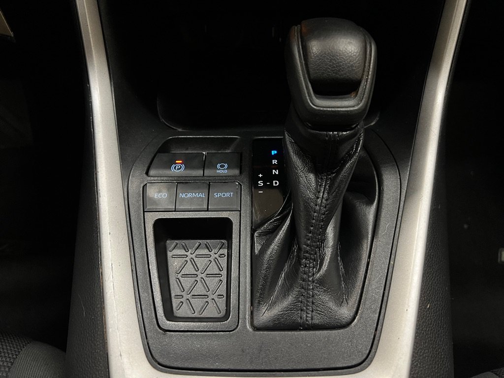 Used 2019 Toyota RAV4 LE FWD image 32