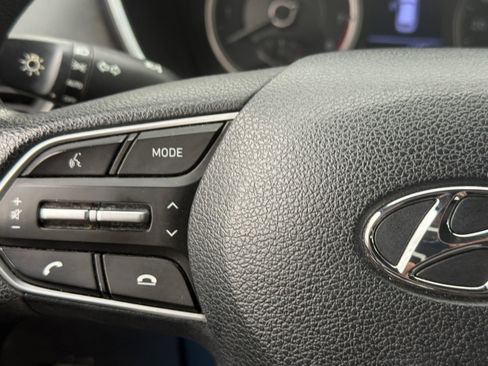 Used 2019 Hyundai Santa Fe SE image 9