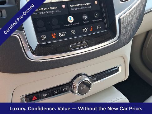 Certified 2025 Volvo XC90 B5 Core w/ Climate Package AWD/4WD image 17