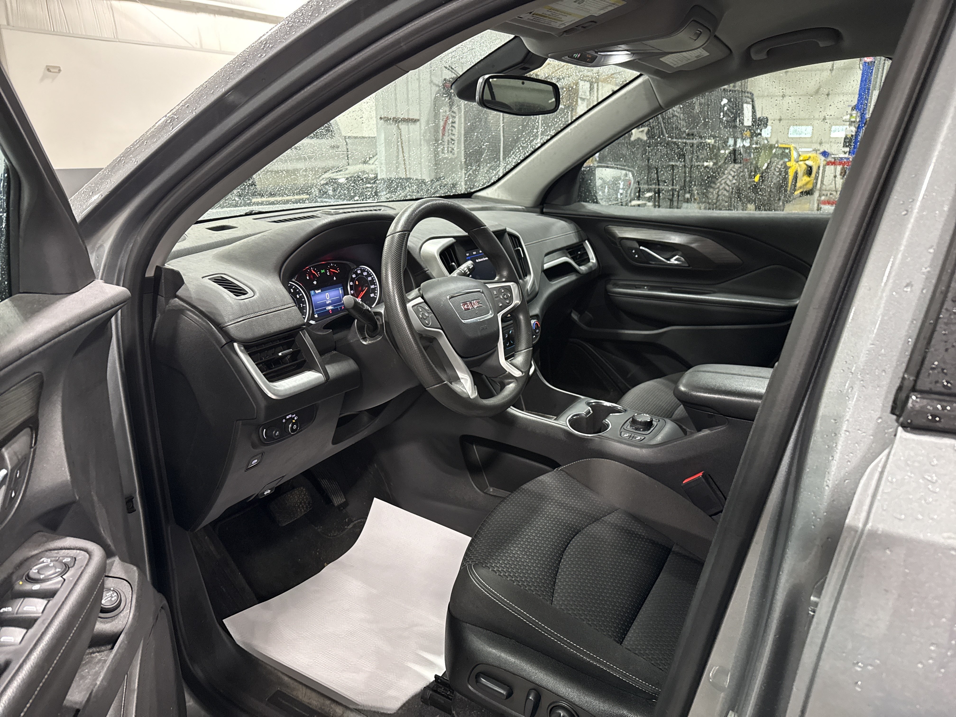 Used 2023 GMC Terrain SLE w/ Driver Convenience Package AWD/4WD image 7