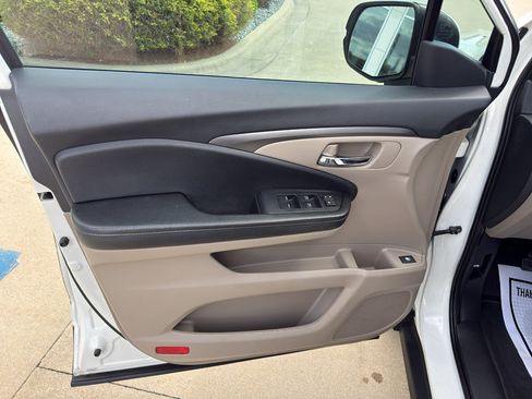 Used 2018 Honda Ridgeline RTL-T image 11