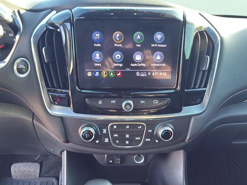Used 2023 Chevrolet Traverse RS FWD image 20