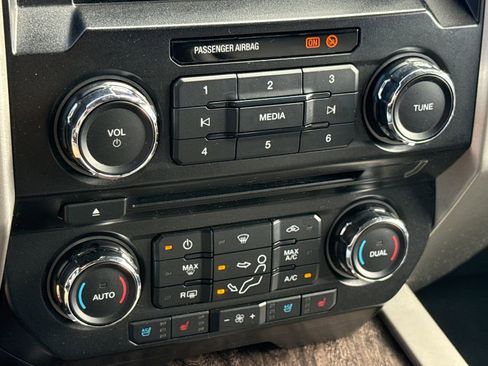 Used 2017 Ford F250 Lariat w/ Lariat Value Package image 22