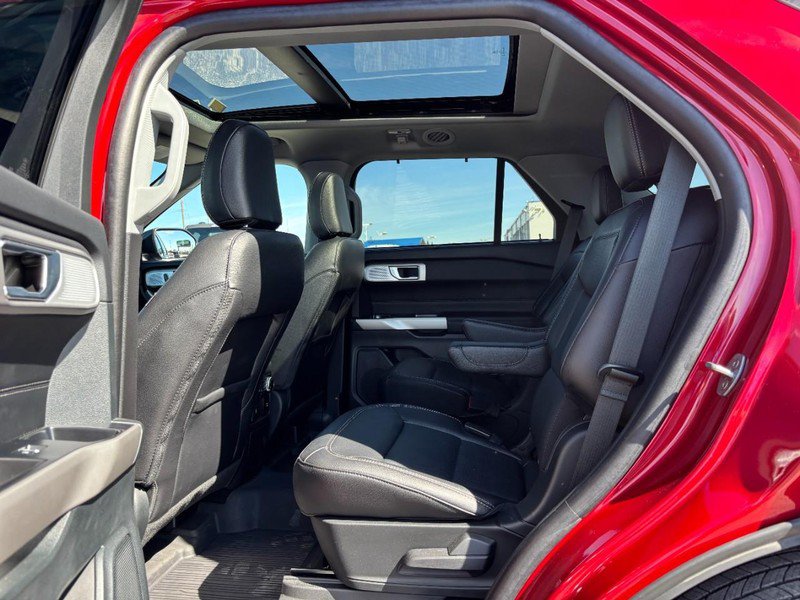 Used 2023 Ford Explorer Limited w/ Limited Technology Package AWD/4WD image 14