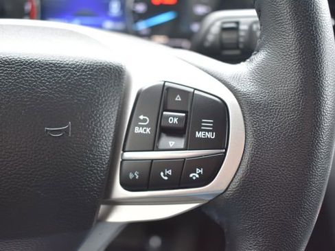 Used 2023 Ford Explorer XLT image 19
