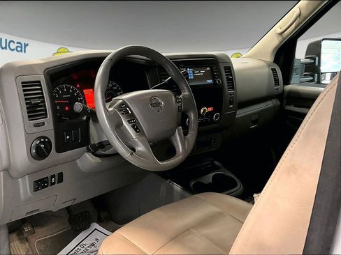 Used 2018 Nissan NV 3500 SL image 11