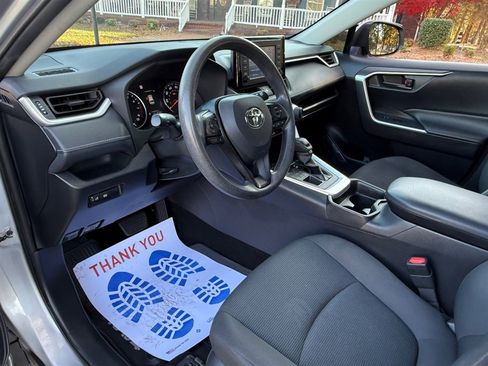 Used 2019 Toyota RAV4 LE image 40