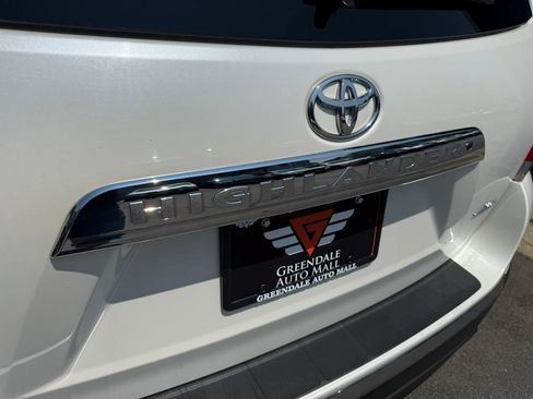 Used 2013 Toyota Highlander Plus AWD/4WD image 35