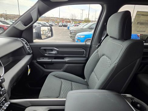 New 2026 RAM 1500 4x4 Crew Cab image 22