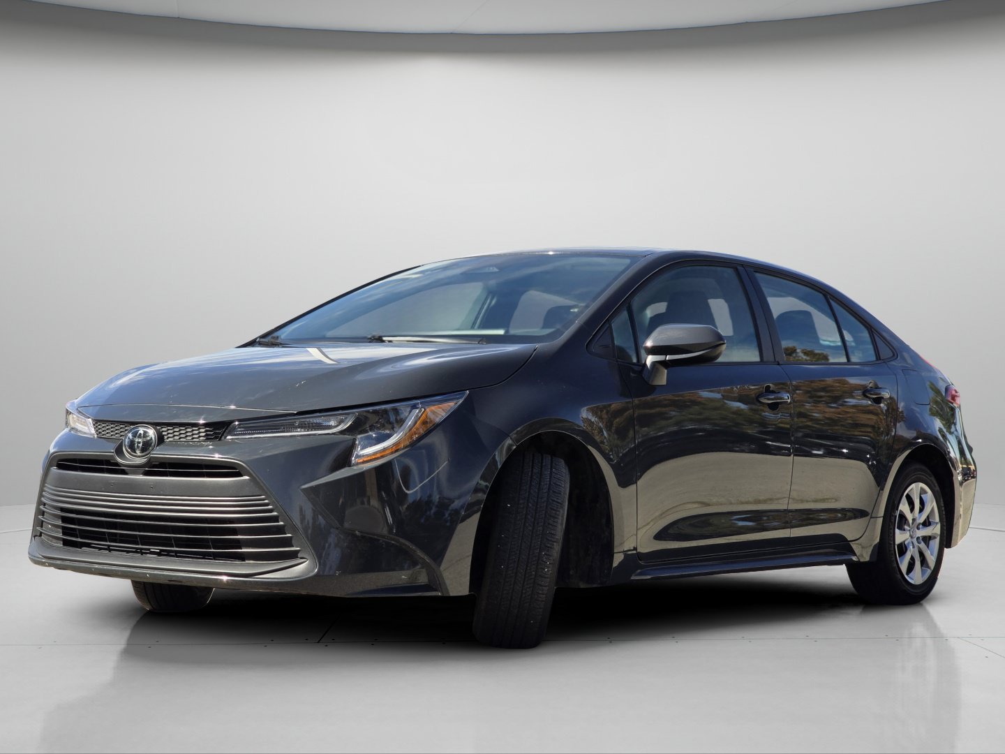 Used 2025 Toyota Corolla LE FWD image 18