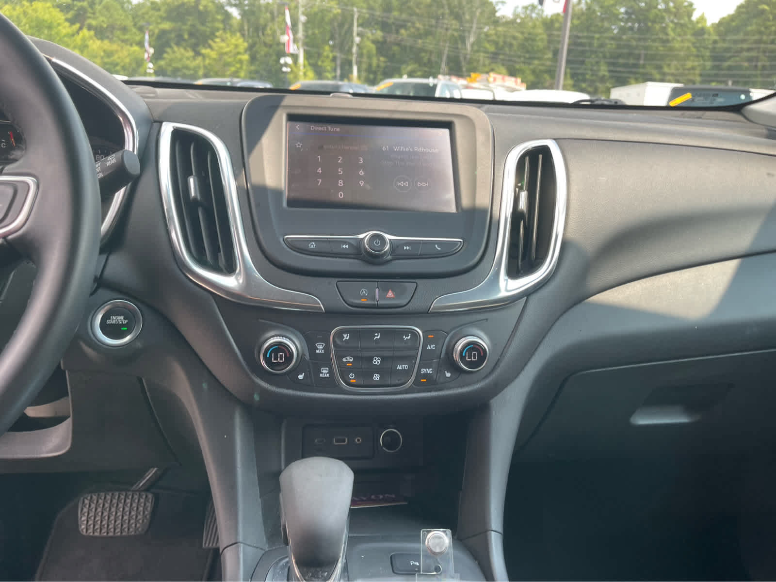 Used 2024 Chevrolet Equinox LT AWD/4WD image 16