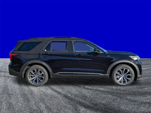 New 2026 Ford Explorer ST-Line image 3