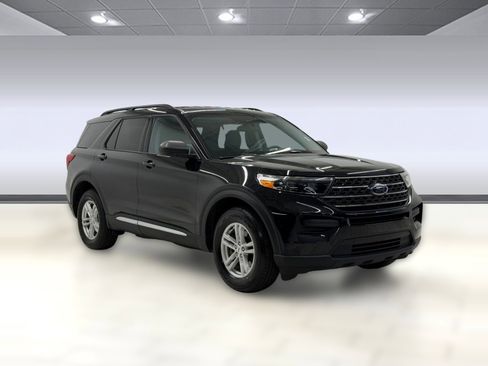 Certified 2023 Ford Explorer XLT AWD/4WD image 6