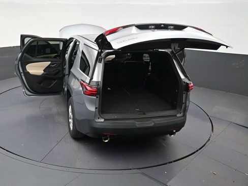 Used 2023 Chevrolet Traverse LS FWD image 32