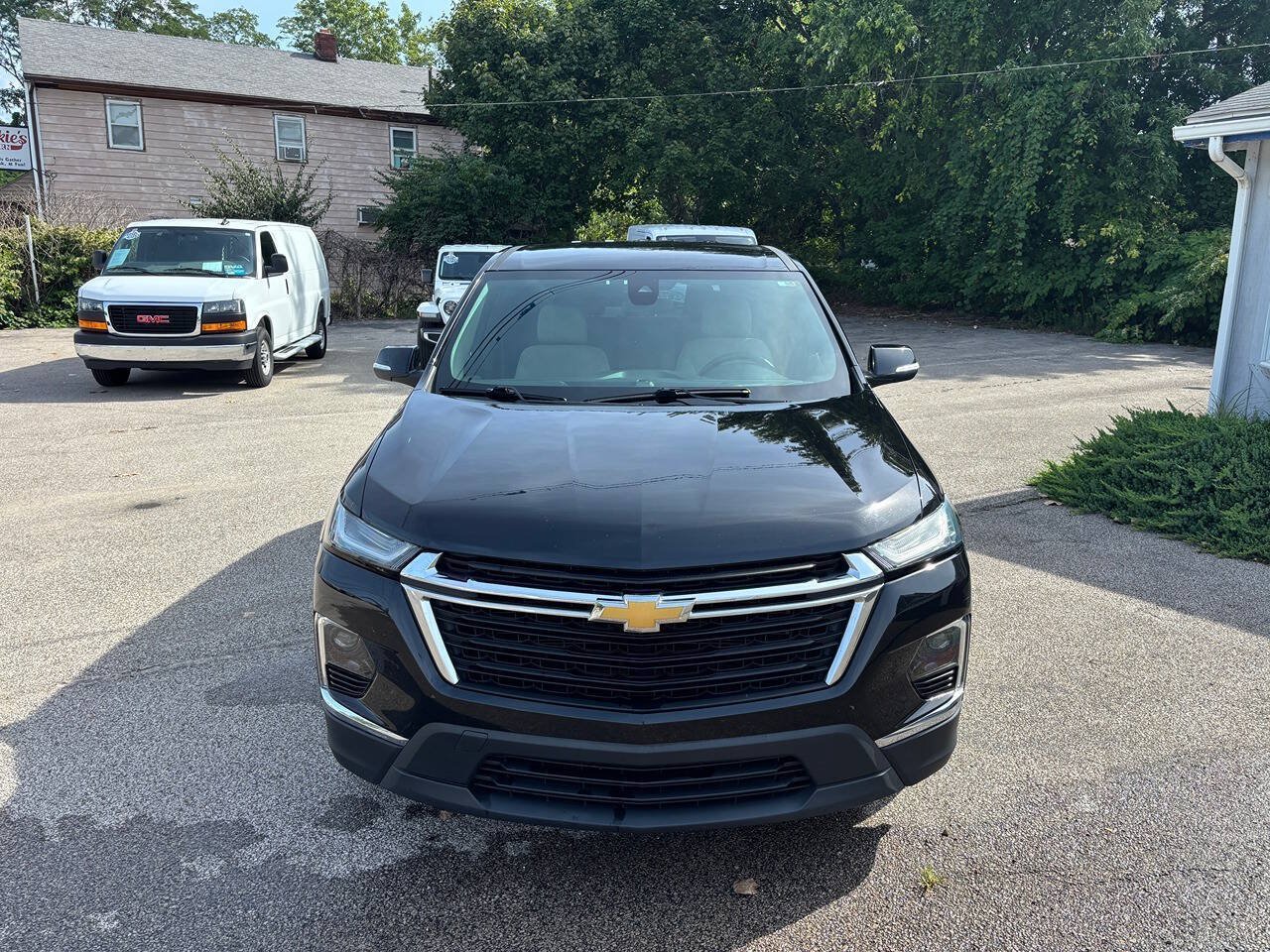 Used 2022 Chevrolet Traverse LS AWD/4WD image 8