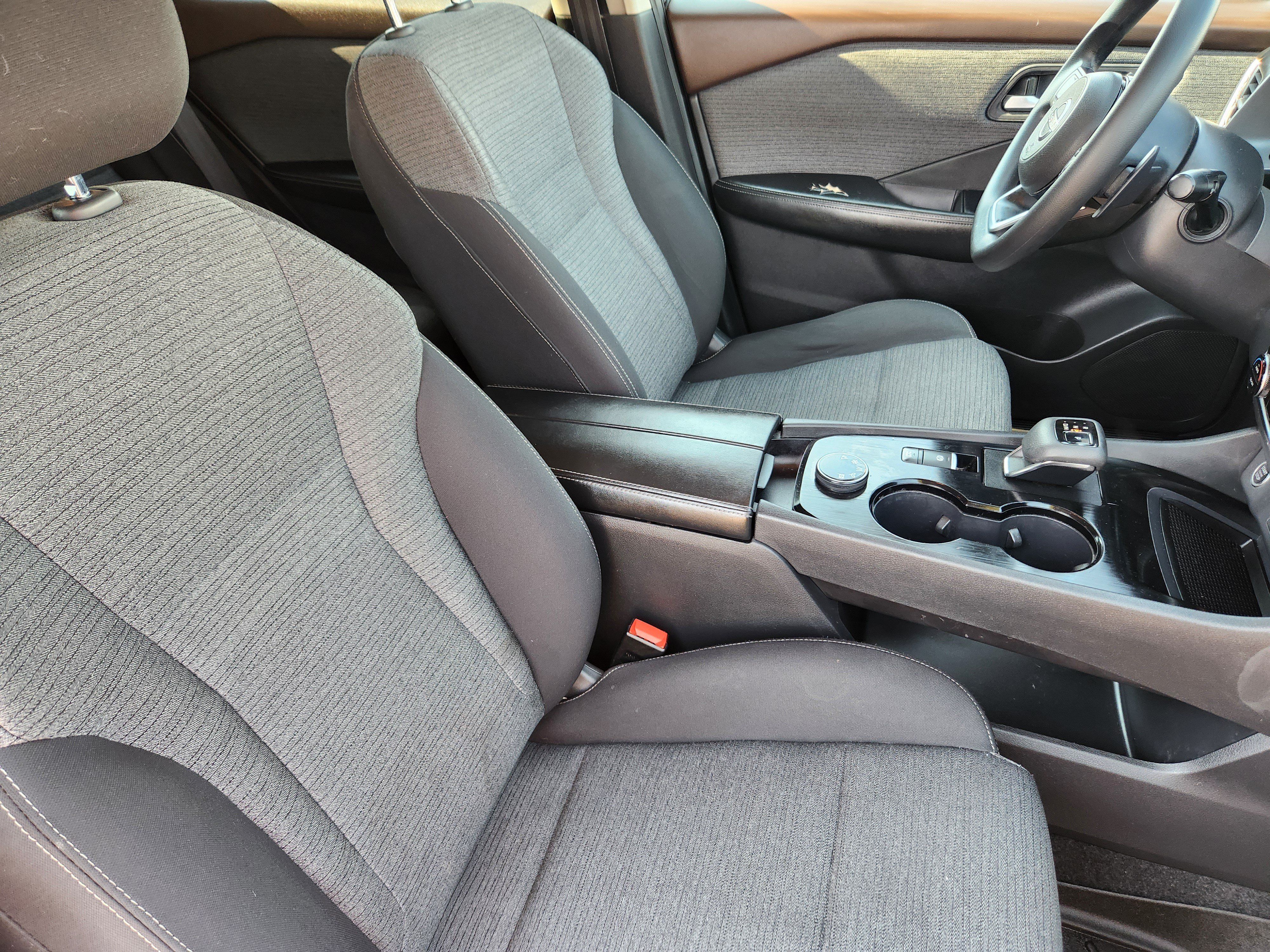 Used 2022 Nissan Rogue SV AWD/4WD image 10