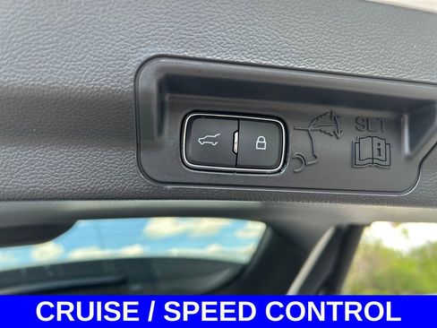 Used 2023 Ford Explorer XLT w/ Equipment Group 202A image 18