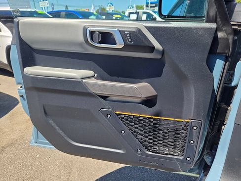 Used 2023 Ford Bronco Badlands AWD/4WD image 13