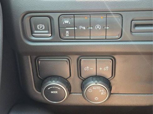 Used 2023 Chevrolet Tahoe LS RWD image 32