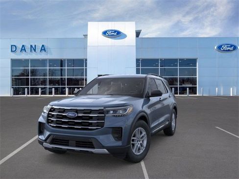 New 2025 Ford Explorer Active image 2