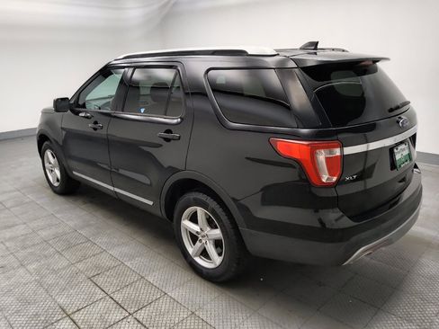 Used 2017 Ford Explorer XLT w/ Equipment Group 201A AWD/4WD image 3