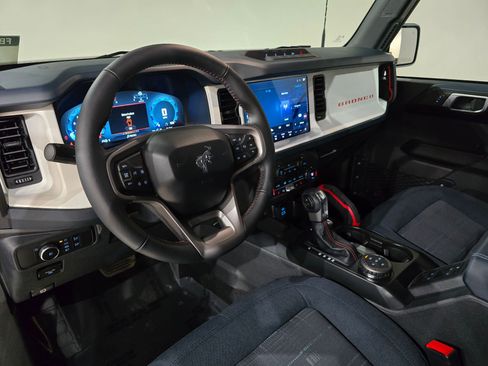 New 2025 Ford Bronco Heritage Edition image 15