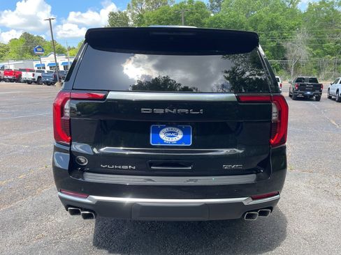 New 2026 GMC Yukon Denali w/ Denali Reserve Package AWD/4WD image 5