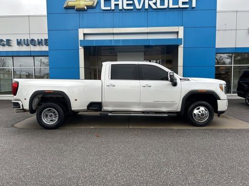 Used 2022 GMC Sierra 3500 Denali w/ Denali Ultimate Package image 2