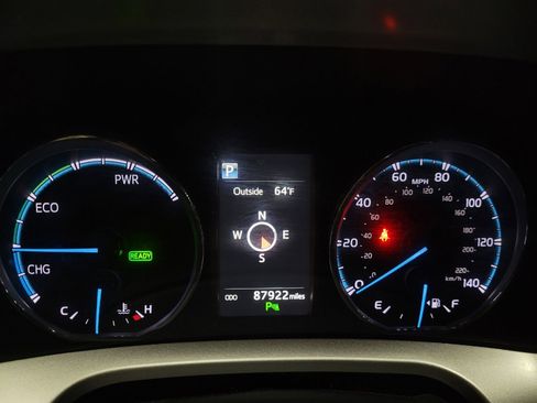 Used 2018 Toyota RAV4 Limited w/ Advanced Technology Package AWD/4WD image 23