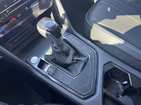 Certified 2023 Volkswagen Tiguan SE image 23