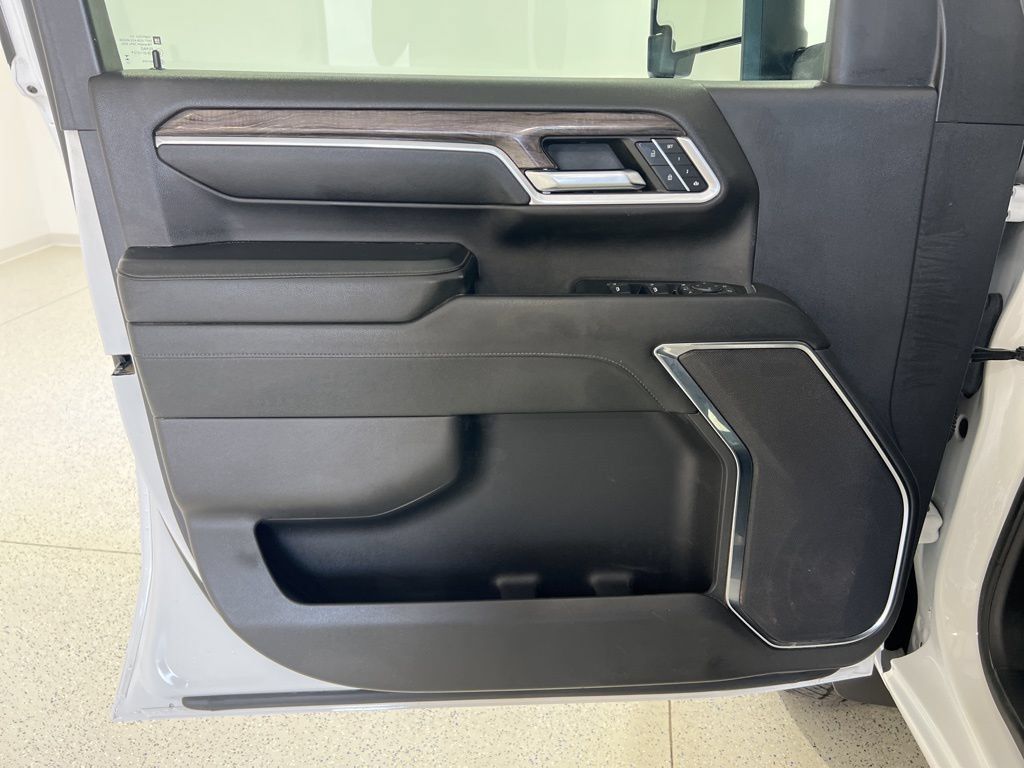 Used 2024 Chevrolet Silverado 2500 LTZ AWD/4WD image 20