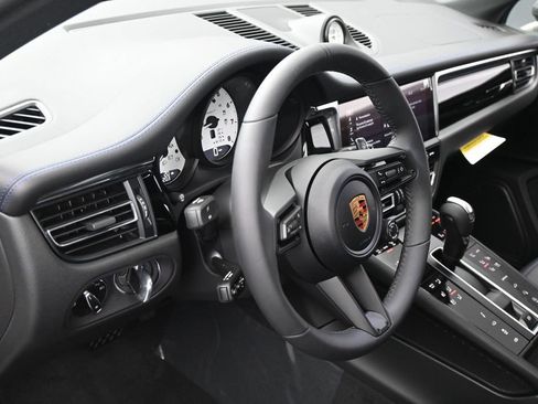 New 2026 Porsche Macan AWD/4WD image 5
