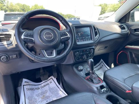 Used 2018 Jeep Compass Trailhawk w/ Leather Interior Group AWD/4WD image 11