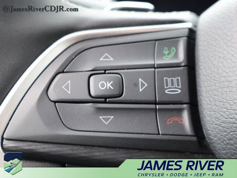 Used 2025 Jeep Grand Cherokee Altitude AWD/4WD image 26